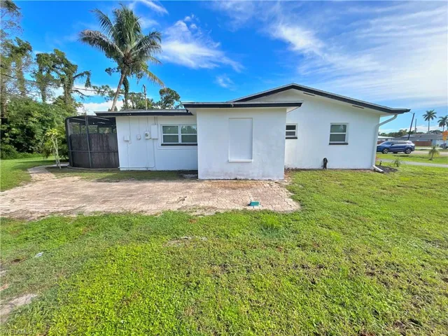 8512 Fordham St, Fort Myers, Florida 33907