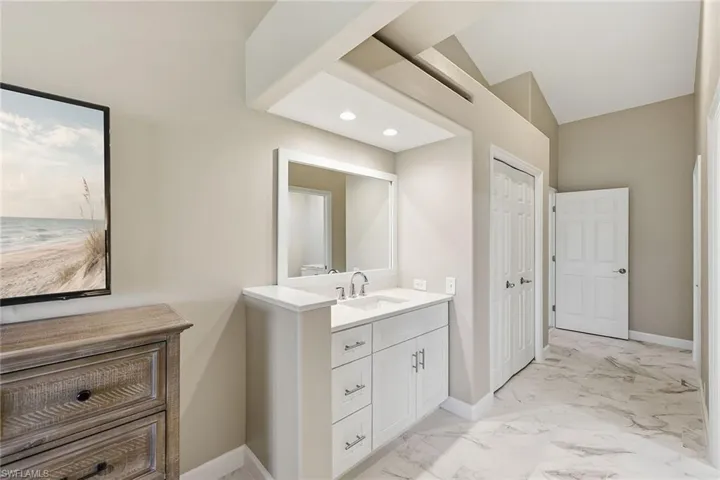 13251 Sherburne Cir 2004, Bonita Springs, Florida 34135