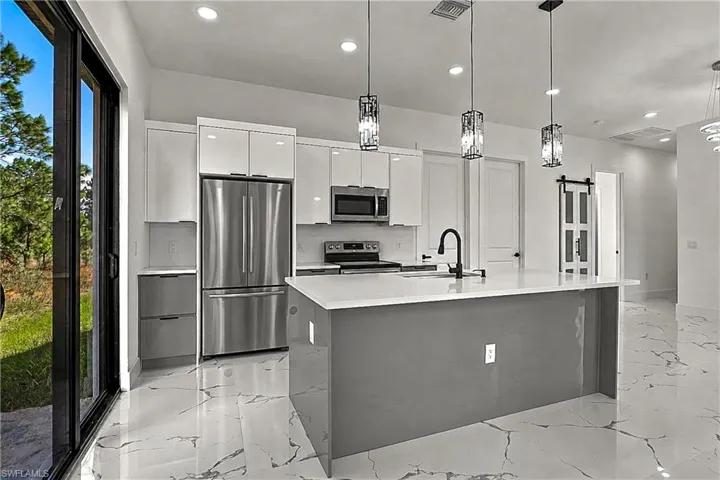 904 Wabasso Ct, Lehigh Acres, Florida 33974