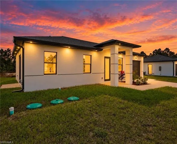 904 Wabasso Ct, Lehigh Acres, Florida 33974