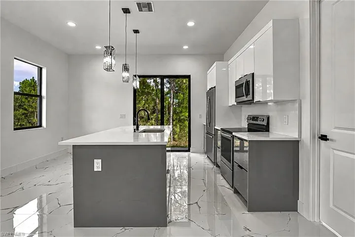 904 Wabasso Ct, Lehigh Acres, Florida 33974