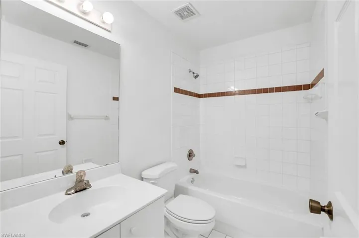 6635 Huntington Lakes Cir # 202, Naples, Florida 34119