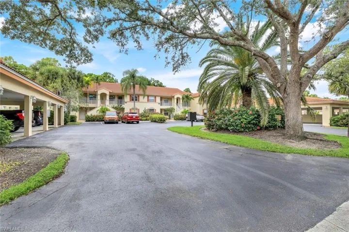 6635 Huntington Lakes Cir # 202, Naples, Florida 34119