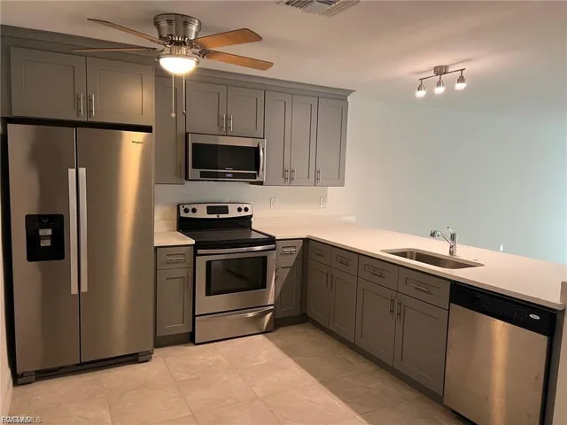 6064 Laurelwood Dr, Fort Myers, Florida 33905