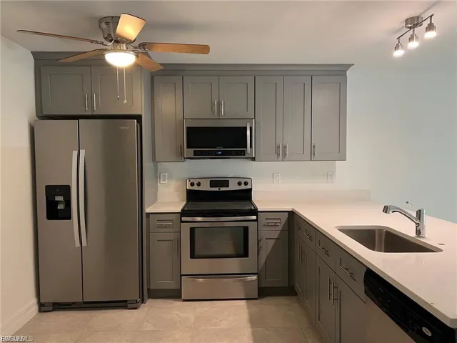 6064 Laurelwood Dr, Fort Myers, Florida 33905