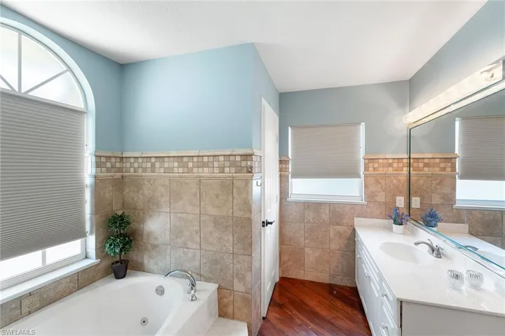 223  Kirtland  DR, Naples, FL 34110