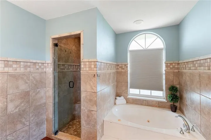 223  Kirtland  DR, Naples, FL 34110