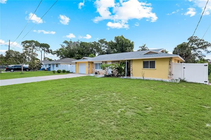 27051 Edgewood St, Bonita Springs, Florida 34135