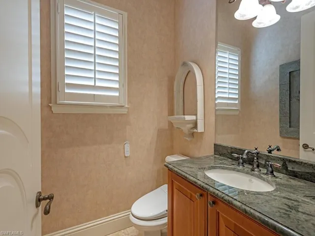 651  21st S AVE, Naples, FL 34102