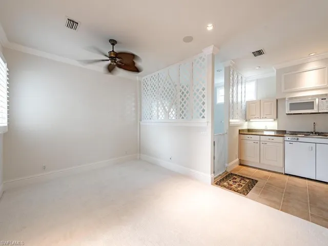 651  21st S AVE, Naples, FL 34102