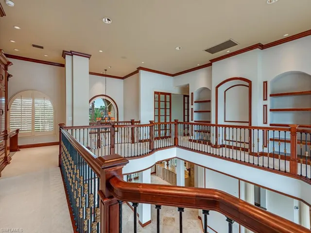 651  21st S AVE, Naples, FL 34102