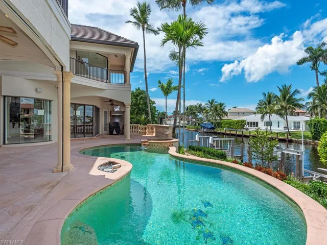 651  21st S AVE, Naples, FL 34102