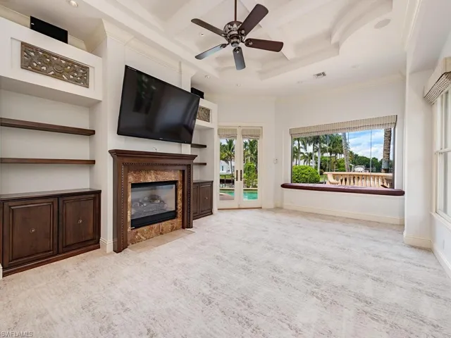 651  21st S AVE, Naples, FL 34102