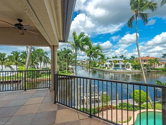 651  21st S AVE, Naples, FL 34102