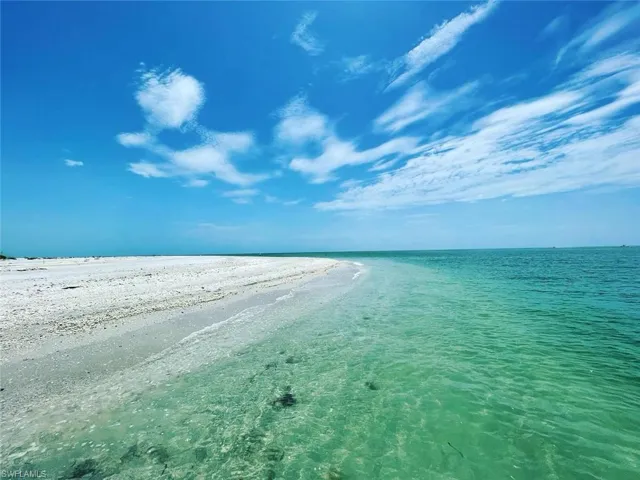 Close to Northern White Powder Sand Beaches like here Boca Grande