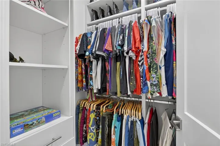 Guest bedroom #2/2nd Master Walk-in Closet