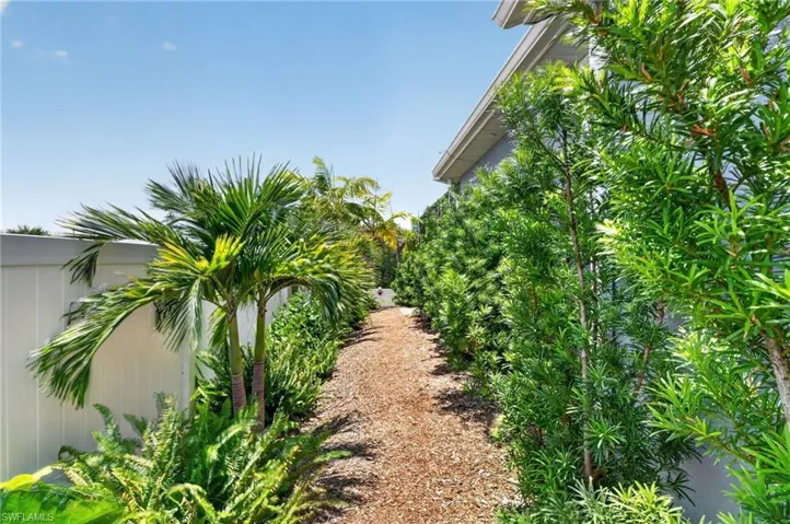 Left Side | Showing lush landscape