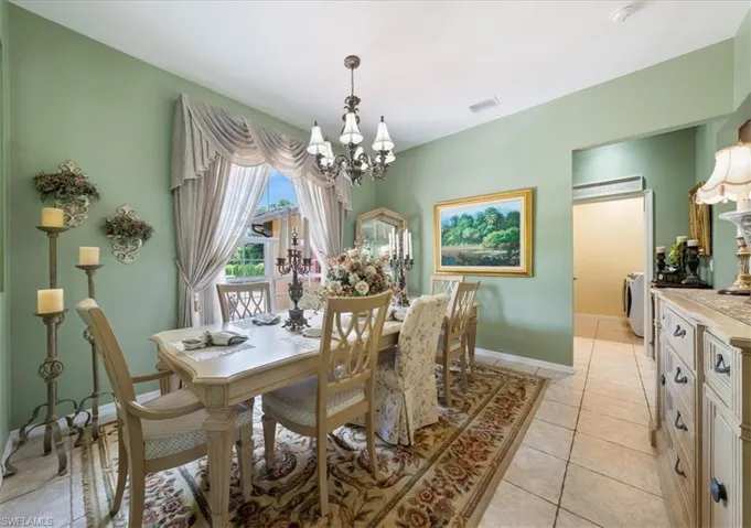Forma Dining Room