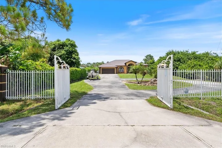 4085 16th Ave Ne, Naples, Florida 34120