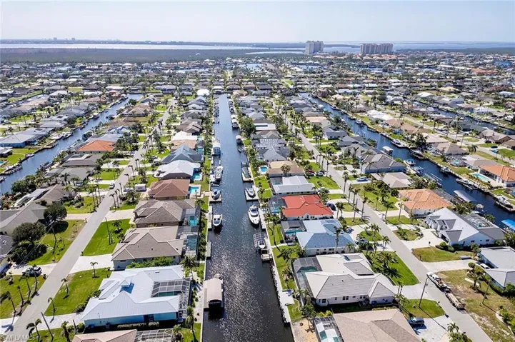 5208 Sw 8th Ct, Cape Coral, Florida 33914