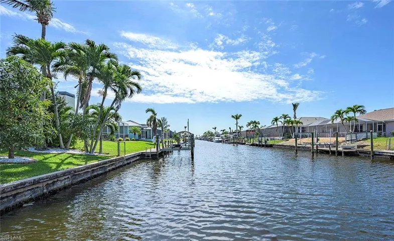 5208 Sw 8th Ct, Cape Coral, Florida 33914