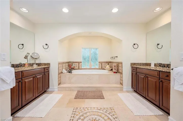 5208 Sw 8th Ct, Cape Coral, Florida 33914