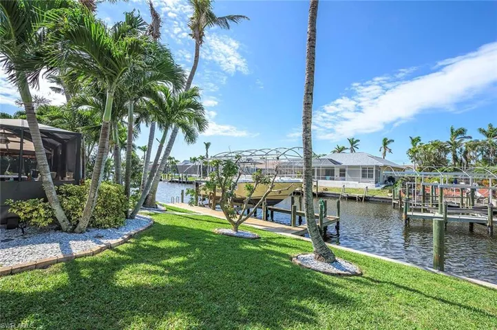 5208 Sw 8th Ct, Cape Coral, Florida 33914