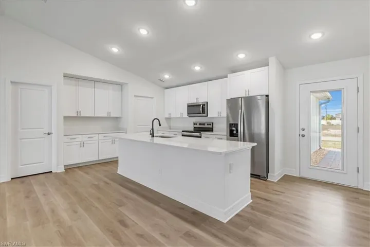 1904 NW 18th  ST, Cape Coral, FL 33993