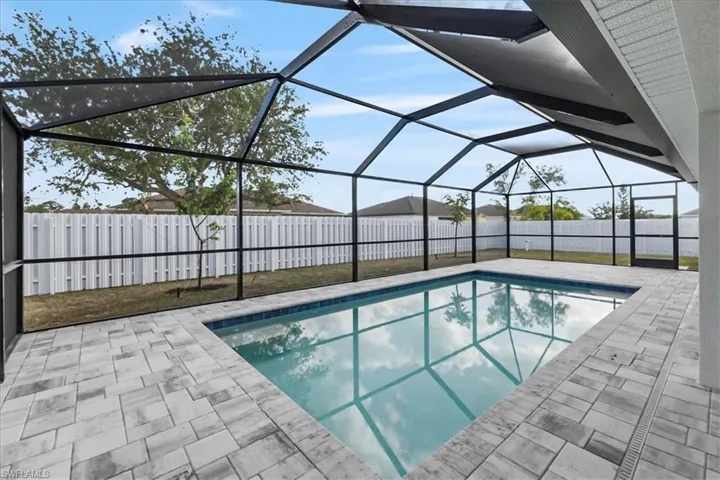 1904 NW 18th  ST, Cape Coral, FL 33993