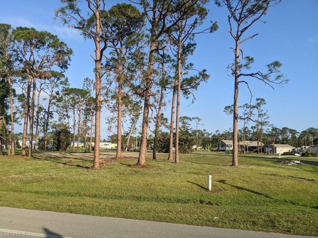 19279  Arrowhead  LN, NORTH FORT MYERS, FL 33903
