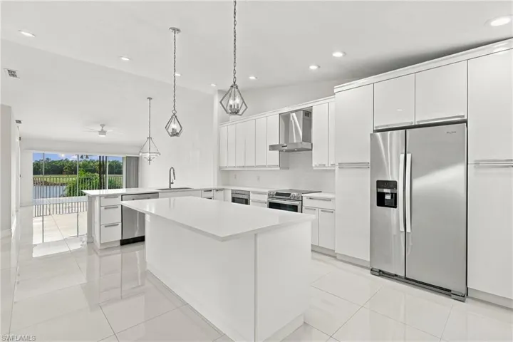 9175 Michael Cir 4, Naples, Florida 34113