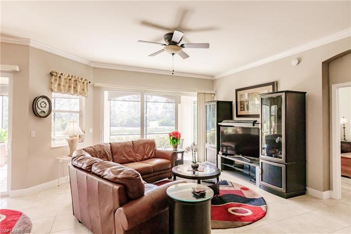 HUGE LIVING ROOM TO WATCH YOUR FAVORITE TEAMS PLAY! TIME TO START INVITING YOUR FRIENDS!