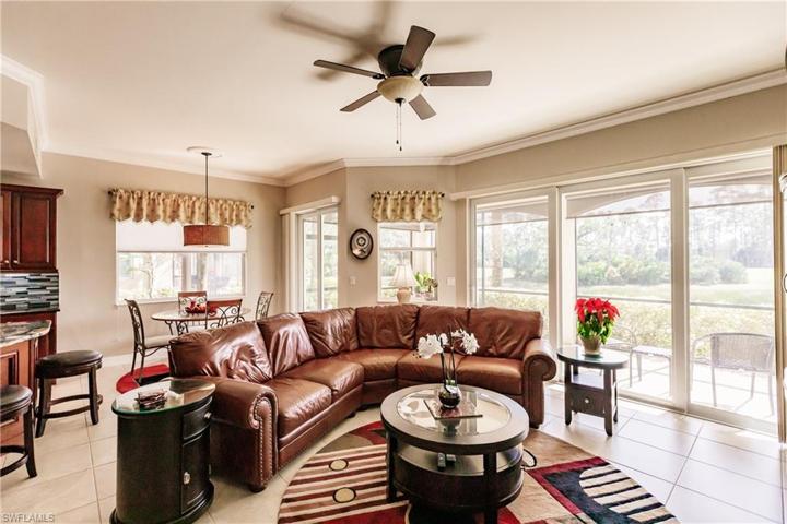 TOTALLY OPEN CONCEPT TO ENJOY!   NOTE: "SILHOUETTE" PRIVACY BLINDS IN THE LIVING ROOM TO ENJOY!
