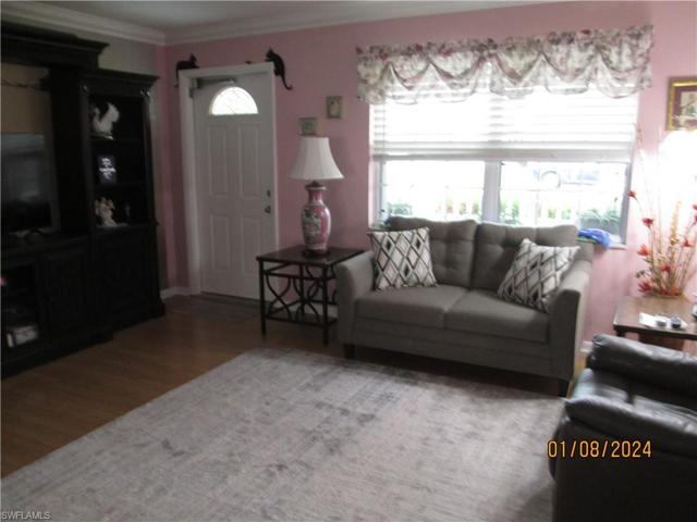 405 Parkside ST, LEHIGH ACRES FL 33936