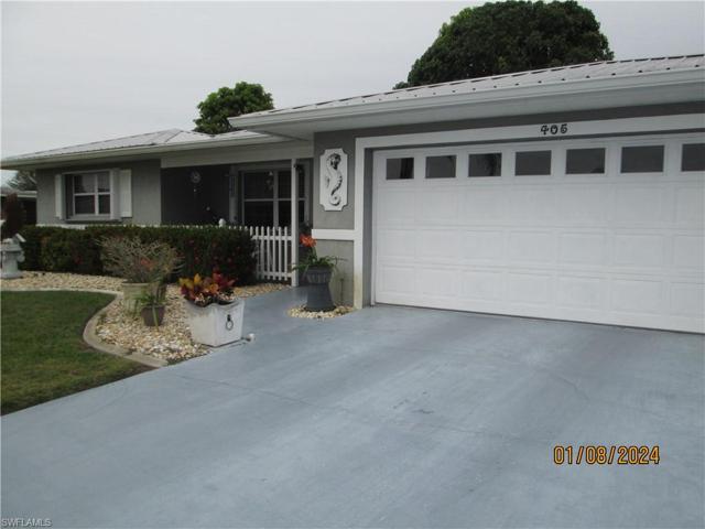 405 Parkside ST, LEHIGH ACRES FL 33936