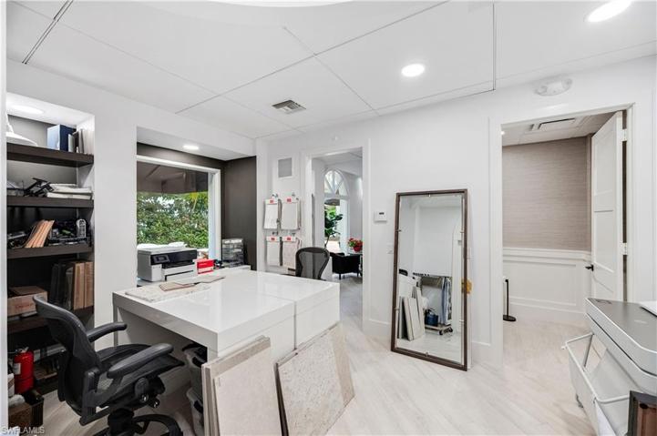 294  14th S AVE, Naples, FL 34102