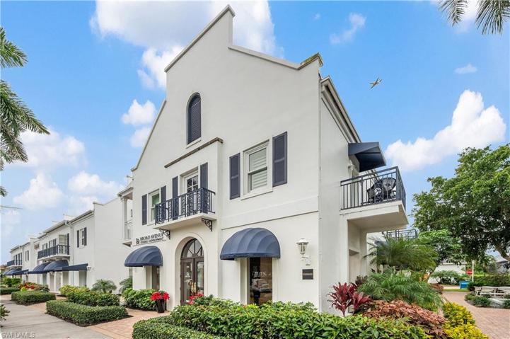 294  14th S AVE, Naples, FL 34102