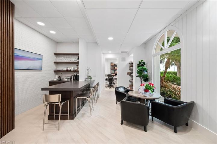 294  14th S AVE, Naples, FL 34102