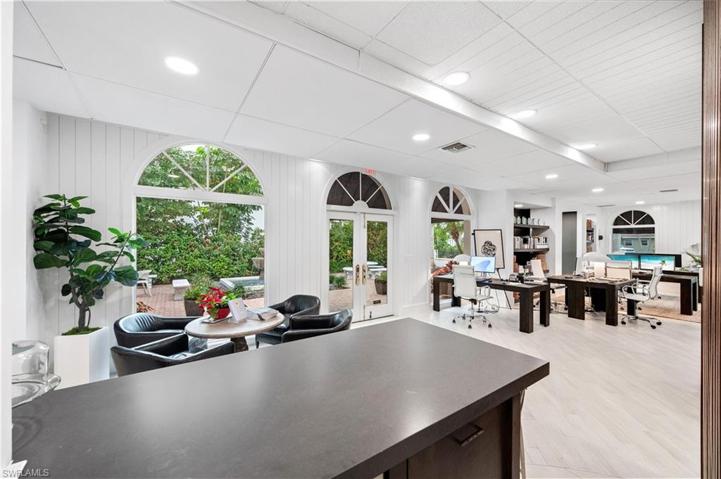 294  14th S AVE, Naples, FL 34102