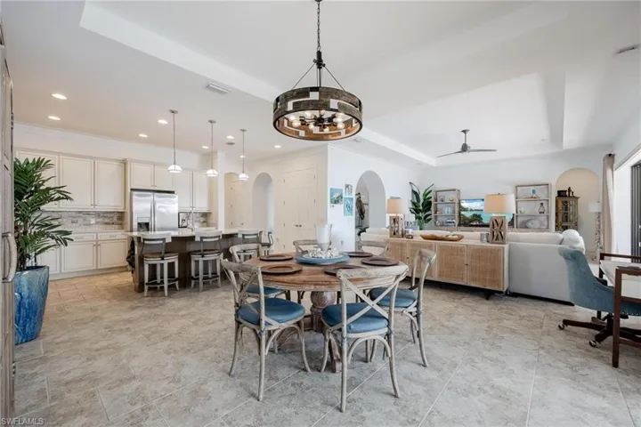 10040  Avalon Lake  CIR, Fort Myers, FL 33913