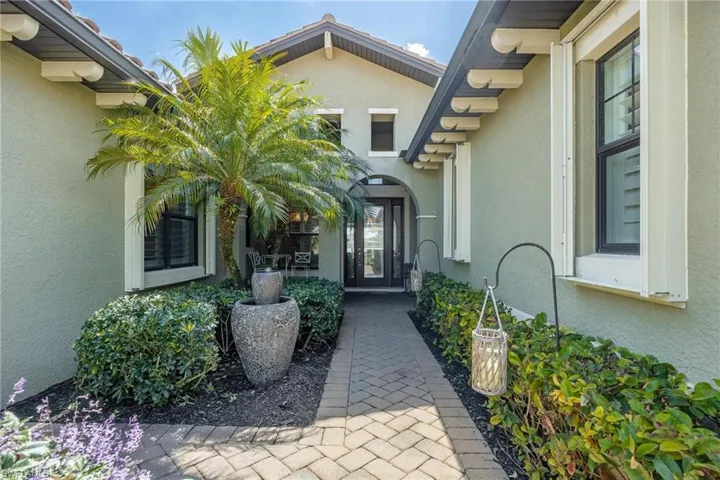 10040  Avalon Lake  CIR, Fort Myers, FL 33913