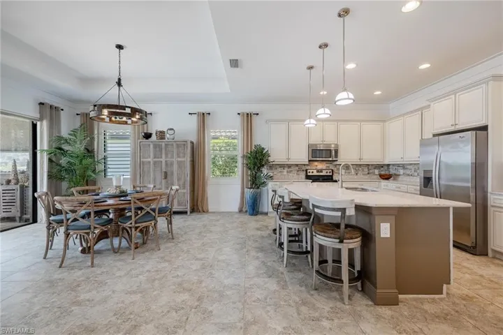 10040  Avalon Lake  CIR, Fort Myers, FL 33913