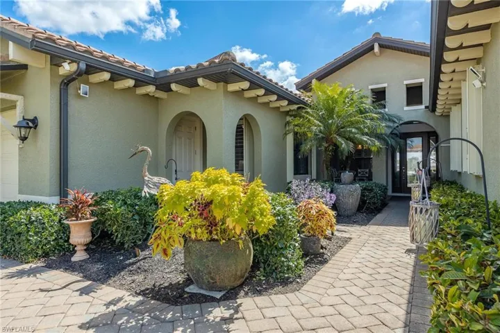 10040  Avalon Lake  CIR, Fort Myers, FL 33913