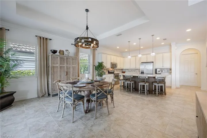 10040  Avalon Lake  CIR, Fort Myers, FL 33913