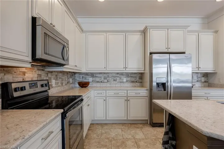10040  Avalon Lake  CIR, Fort Myers, FL 33913