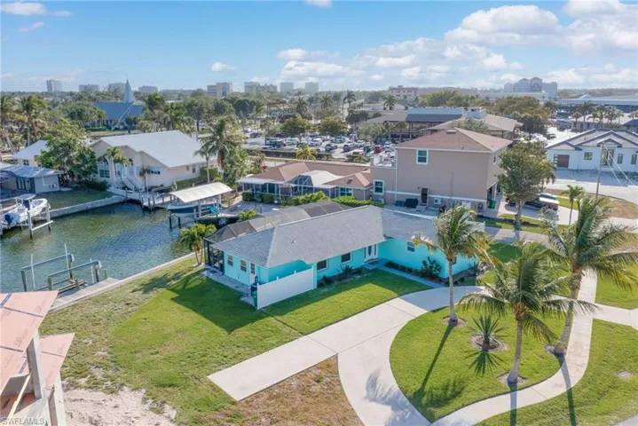 Bird's eye view featuring a residential view and a water view