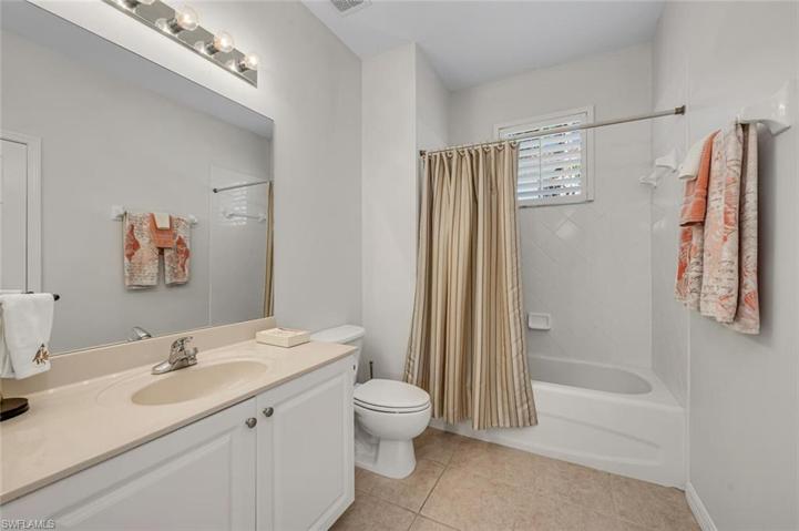 4873 Hampshire CT # 107, NAPLES FL 34112