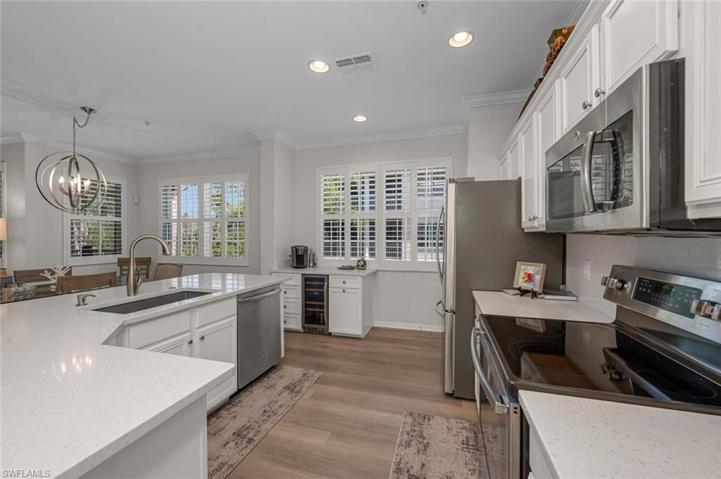 4873 Hampshire CT # 107, NAPLES FL 34112