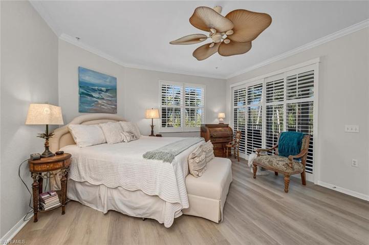 4873 Hampshire CT # 107, NAPLES FL 34112