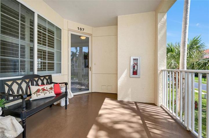 4873 Hampshire CT # 107, NAPLES FL 34112